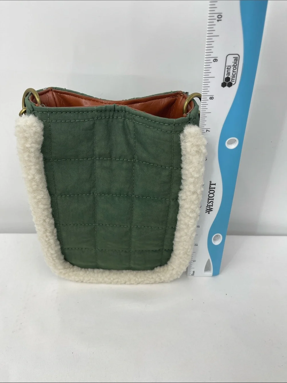 UNIVERSAL THREADS Quilted Green Sherpa-Trim Crossbody Bag. NWOT